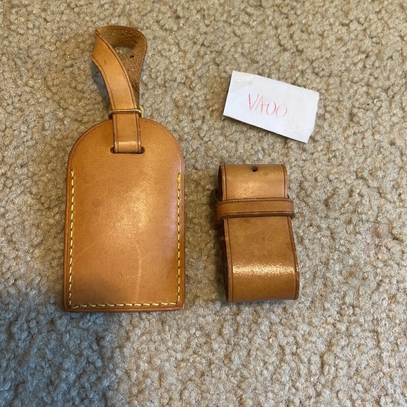 Louis Vuitton luggage tag and belt #VA00 - Picture 2 of 2